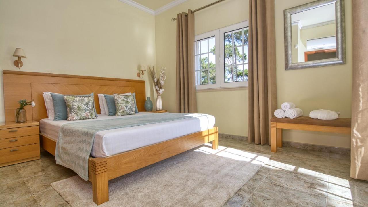 Beautiful 8-bed Golf In Algarve Villa *